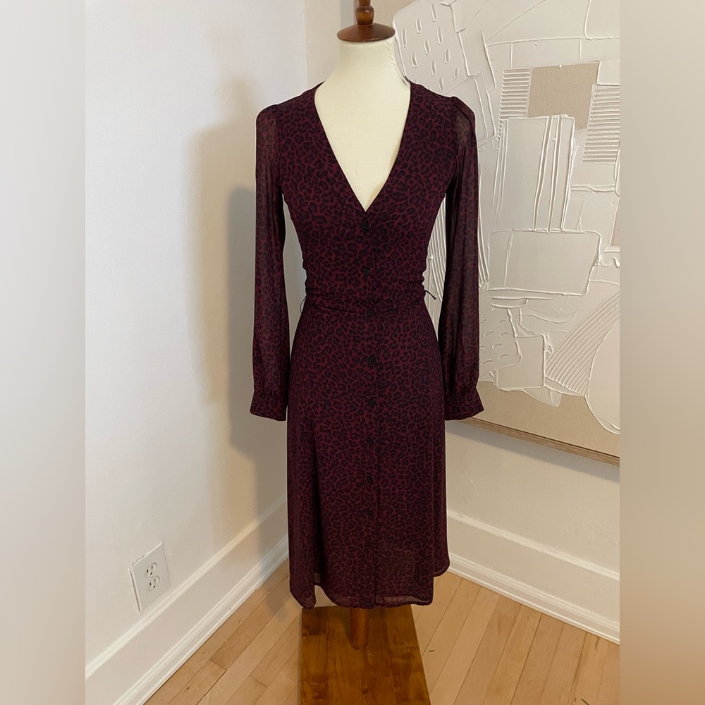 Chic Leopard Print Midi Dress